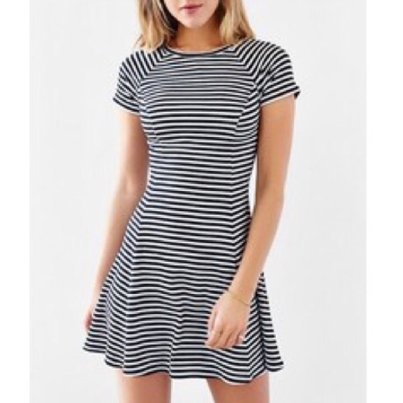 Urban Outfitters Dresses & Skirts - 2/$30💝 BDG Jackie Flare Tee Dress